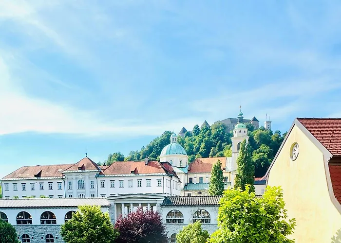 לינה וארוחת בוקר The Serenity